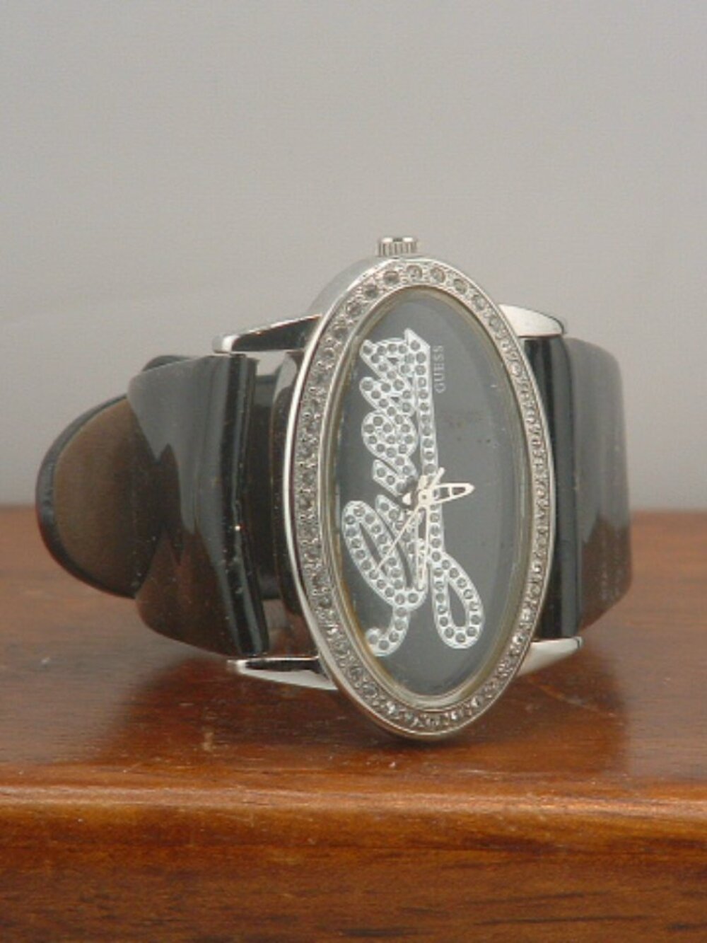 Pre-Owned Women's Vintage Guess Rhinestone U85067L1 Fashion Watch